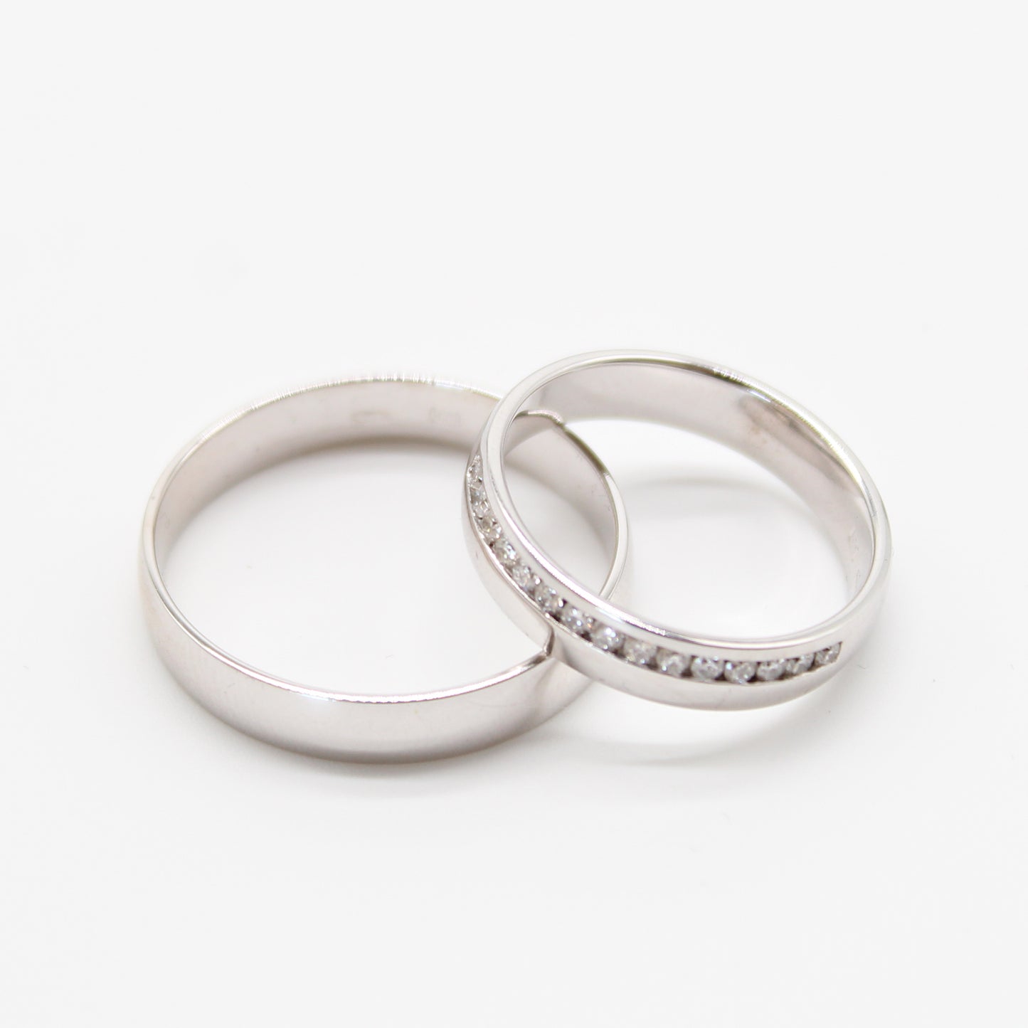 18k witgouden koppel trouwringen met 0,22ct diamanten