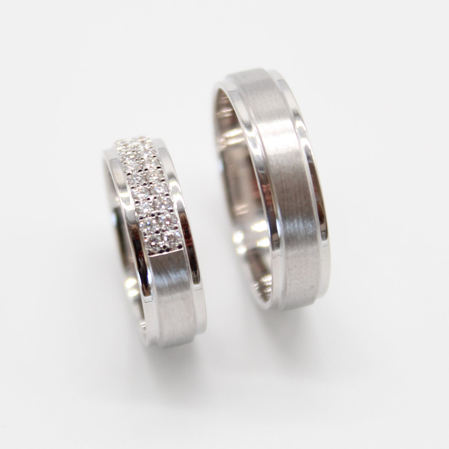 18k witgouden koppel trouwringen met 0,34ct diamanten