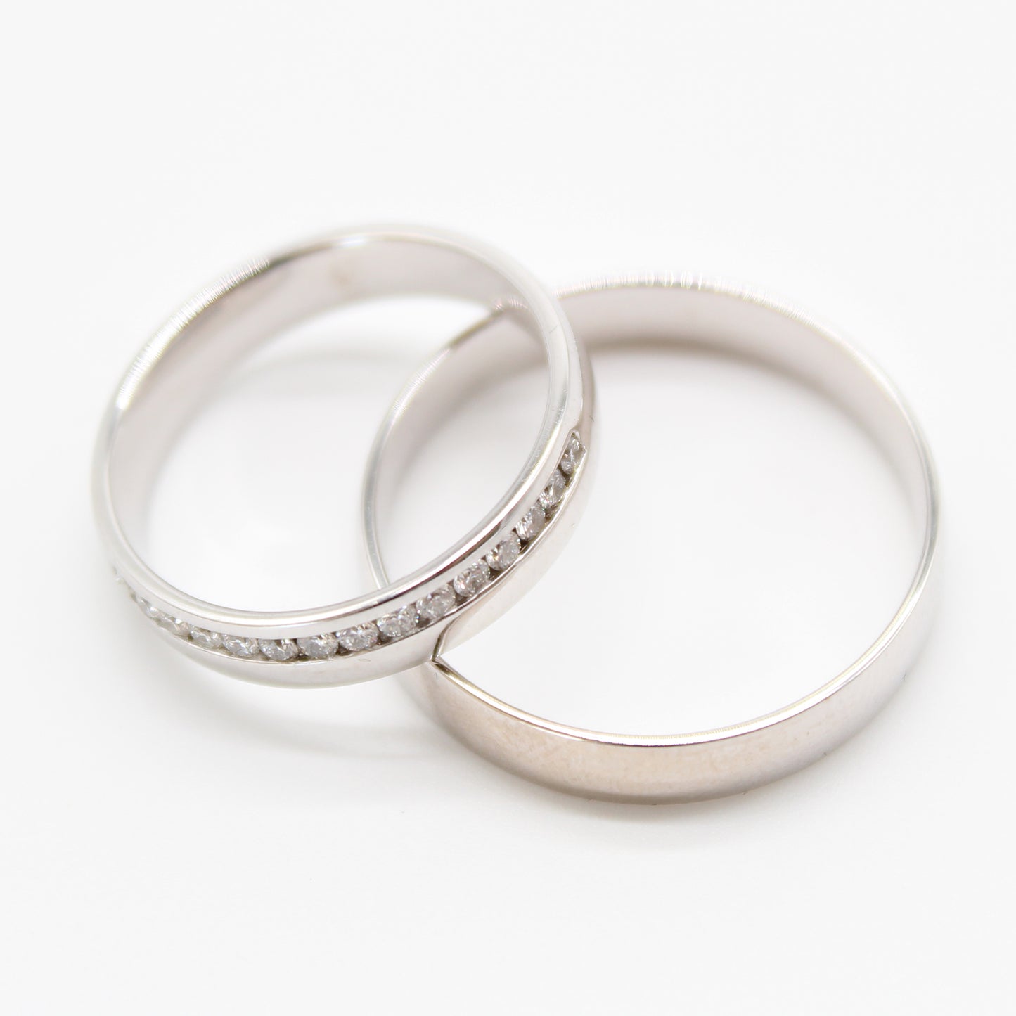 18k witgouden koppel trouwringen met 0,22ct diamanten