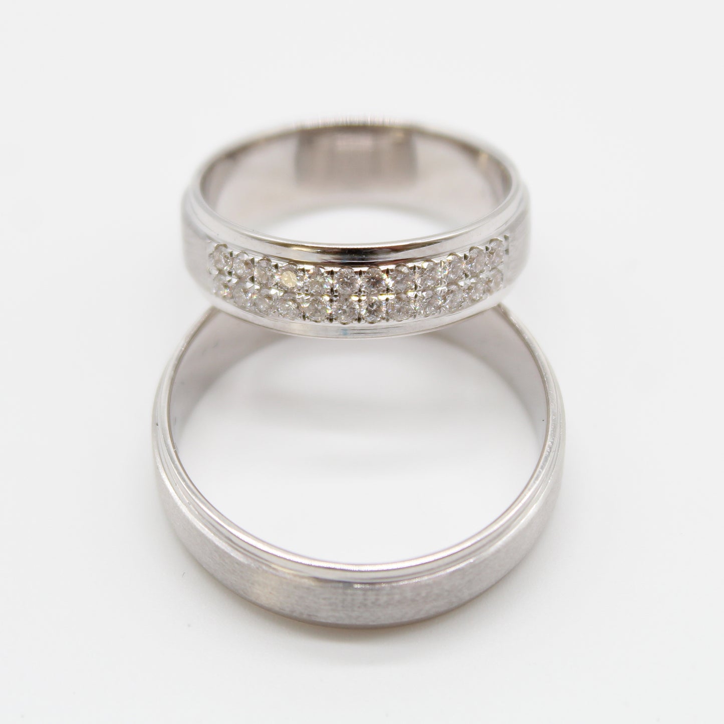 18k white gold couple wedding rings with 0.34ct diamonds